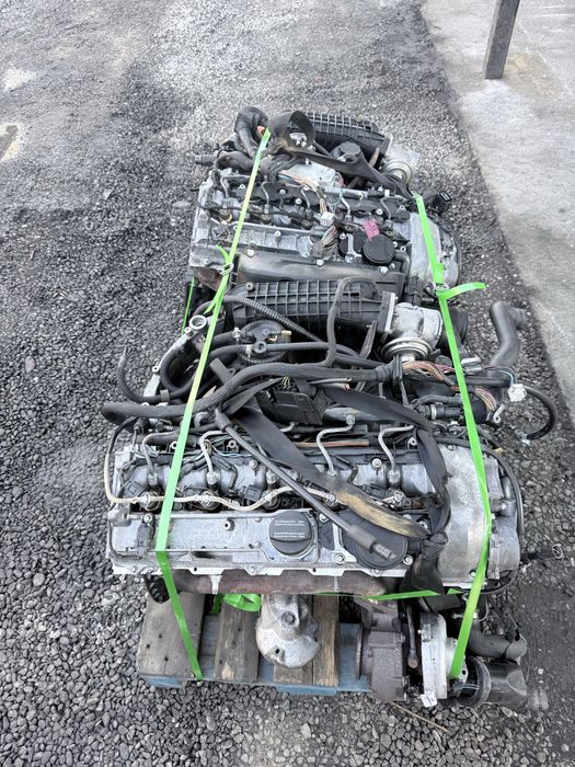 Мерседес дизел ом 612.  2.7 двигател