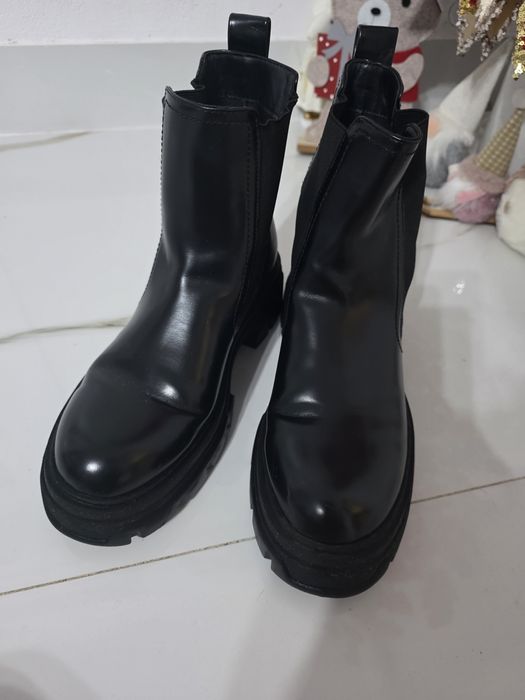 Ghete damă aproape noi