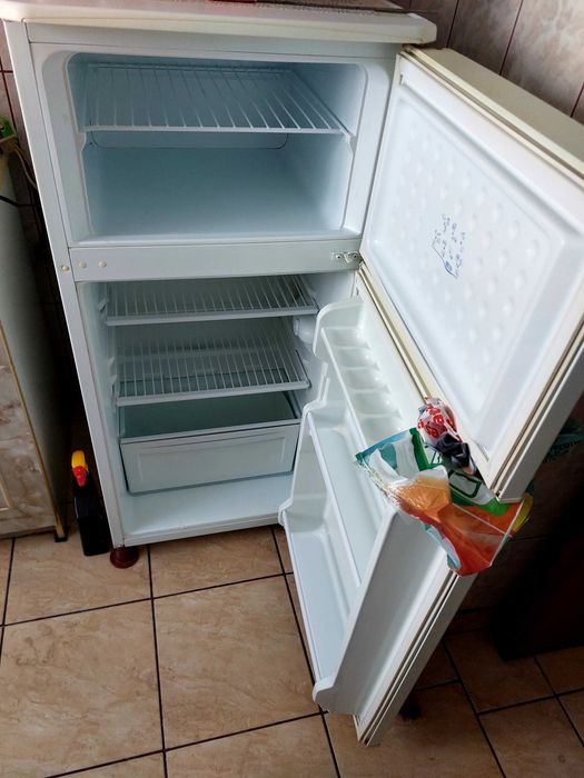 Frigider cu congelator perfect funcțional