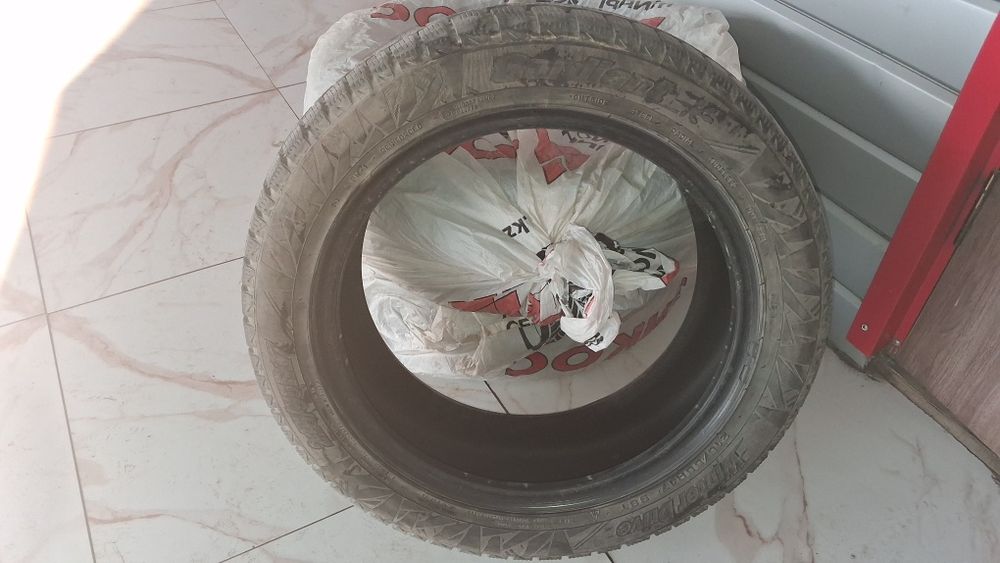 Продам комплект шин