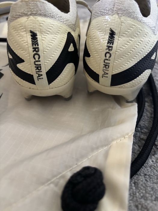 Ghete de fotbal nike