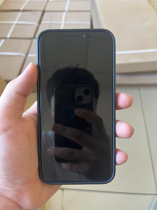 Iphone 11 pro с чехлом и зарядкой