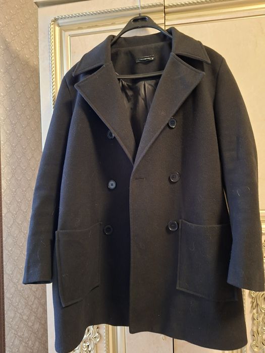 Продам женские костюм и брюки  2 штука  разных вида оба турецкий