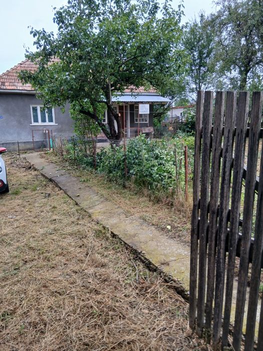 Vând casa cu teren comuna Camaras Pusta