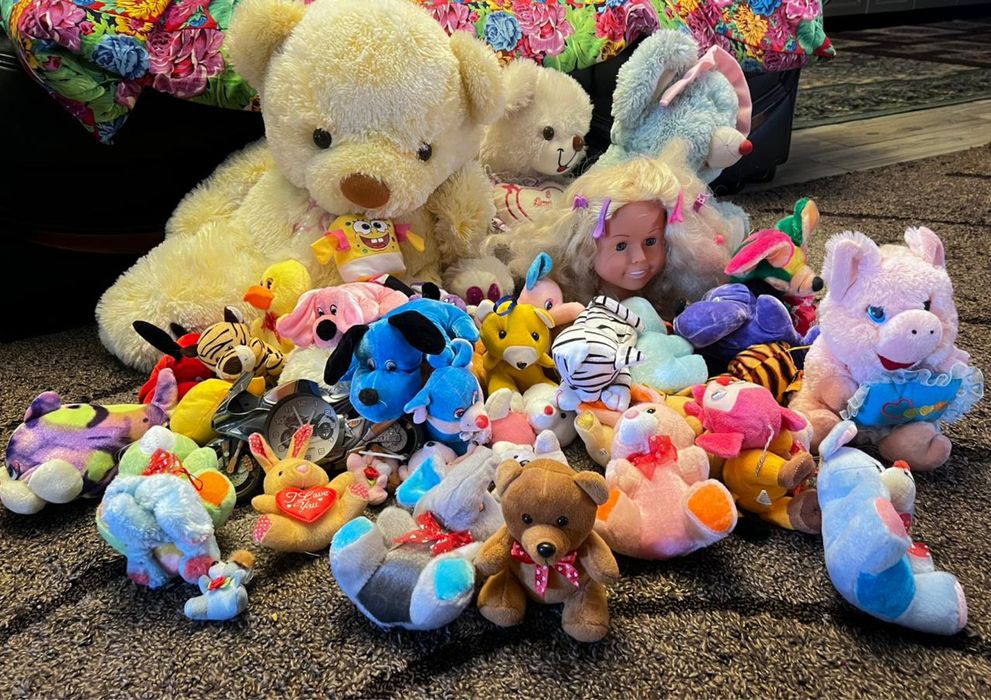 Игрушки плюшывые