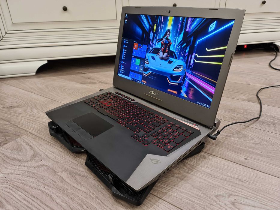 laptop gaming Asus Rog Strix ,editie speciala, intel core i7- video 8 gb nvidia  ,ram 20 gb,  display de 17,3 inch