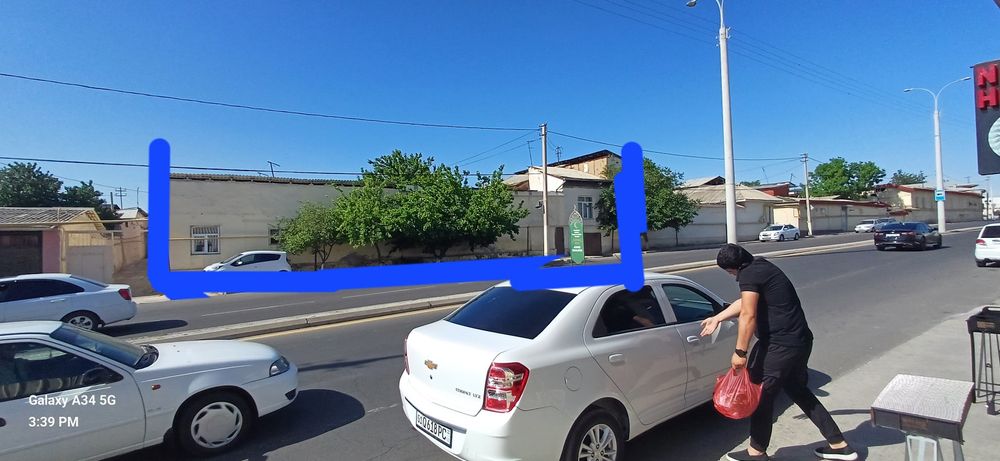 Samarqand darvoza 6 sotixli uy sotiladi  biznes uchun yaxshi joy