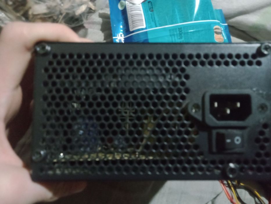 продам блок питание на 650 ватт