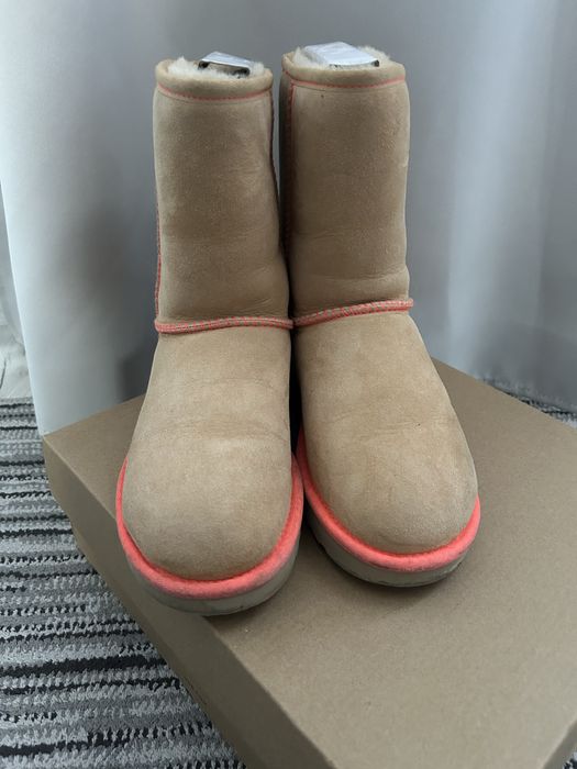 UGG ботуши средни