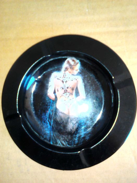 Лот плакети,пепелнuk,юбилейни монети