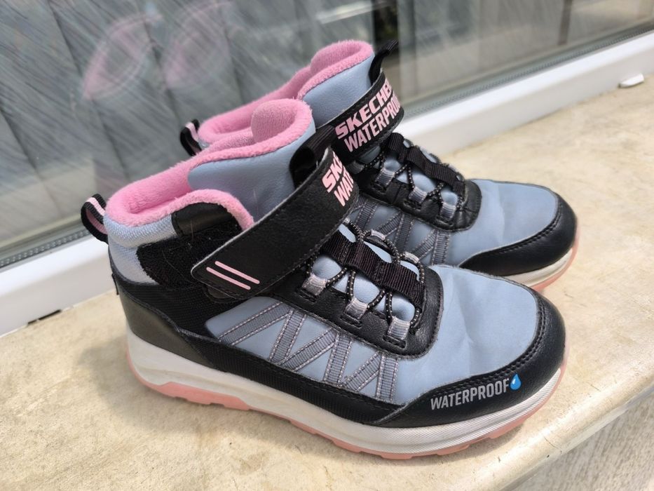 Боти adidas и skechers