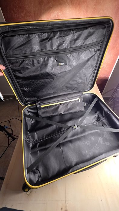 Valiză/Troller National Geographic hard-shell cu TSA lock, model premium