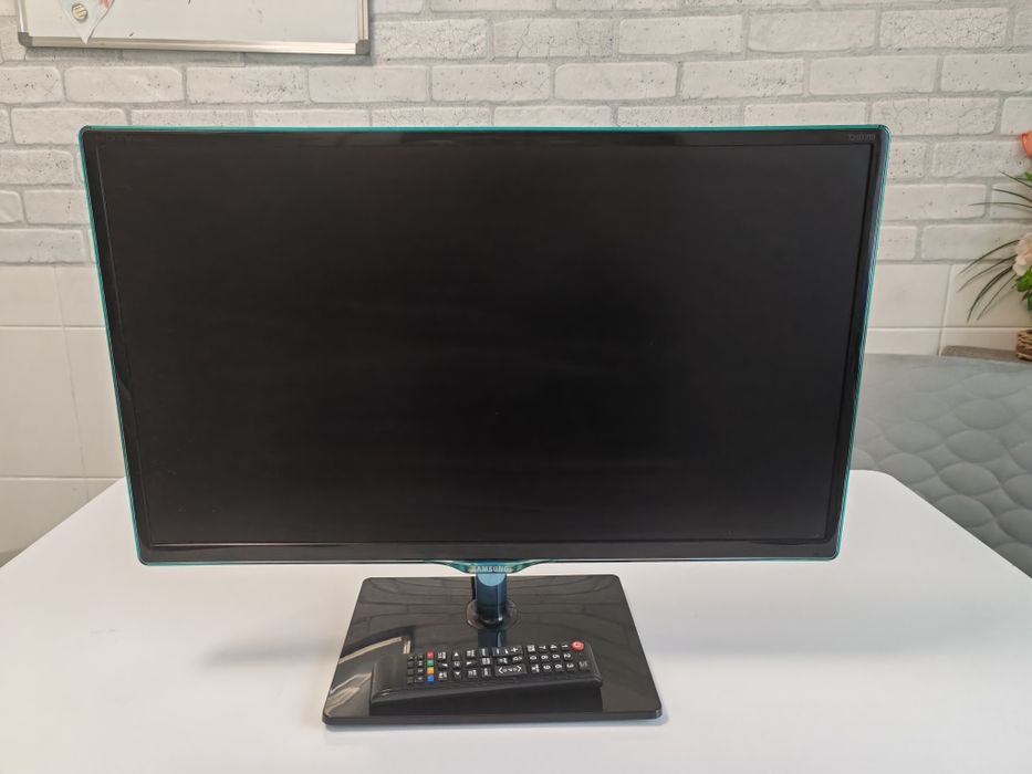Monitor / TV Samsung 24"