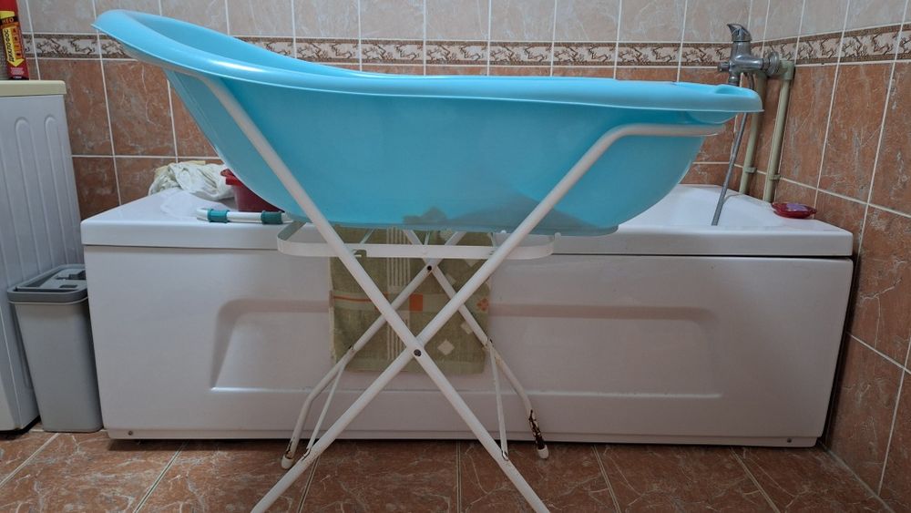 Детская ванночка на подставке