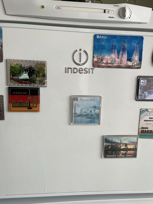 Холодильник indesit