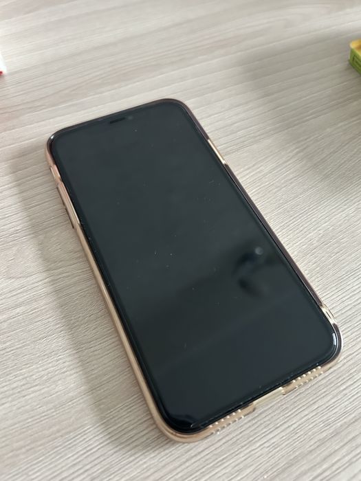 Продам iphone 11 на 128 Ггб (состояние хорошее)