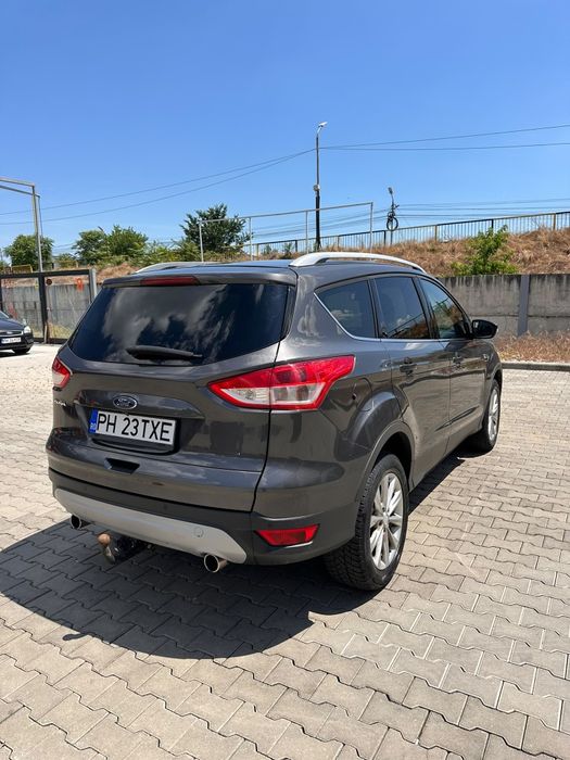 Proprietar vând Ford kuga an fabricație 2015 motor 2000 cmc 150 cp.