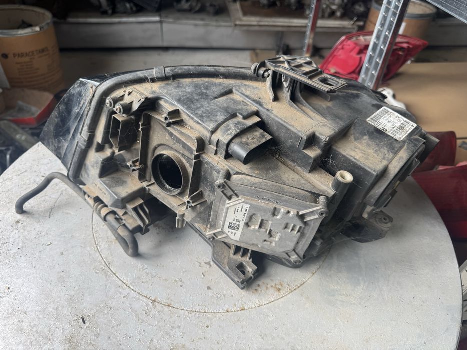 Фар за audi a4 b8-ляв/десен
