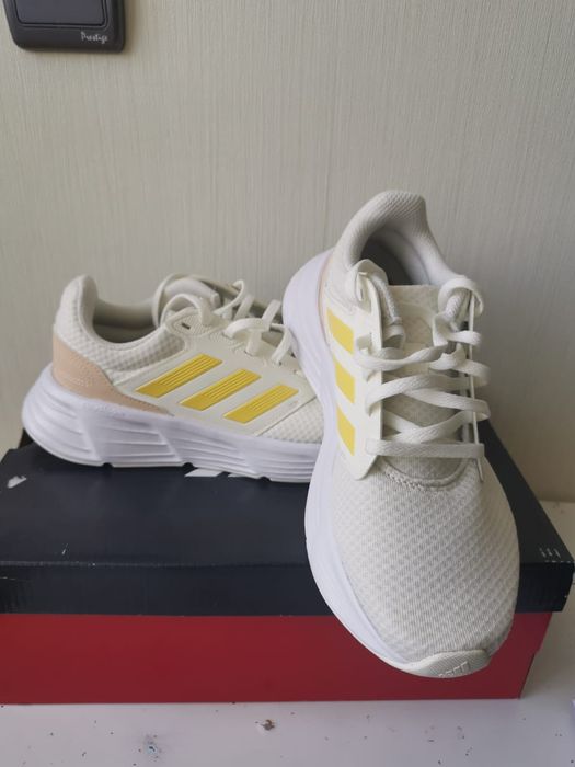 Adidas кроссовки для бега