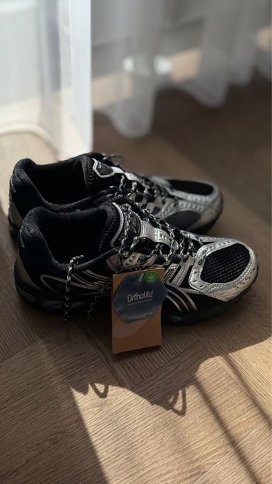 Продаю кросовки New balance и Asics оригинал
