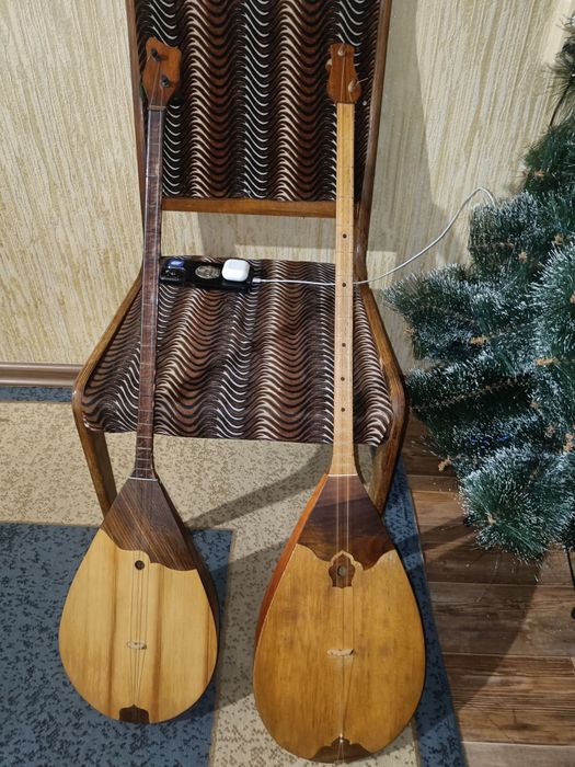 Домбыра сатылады