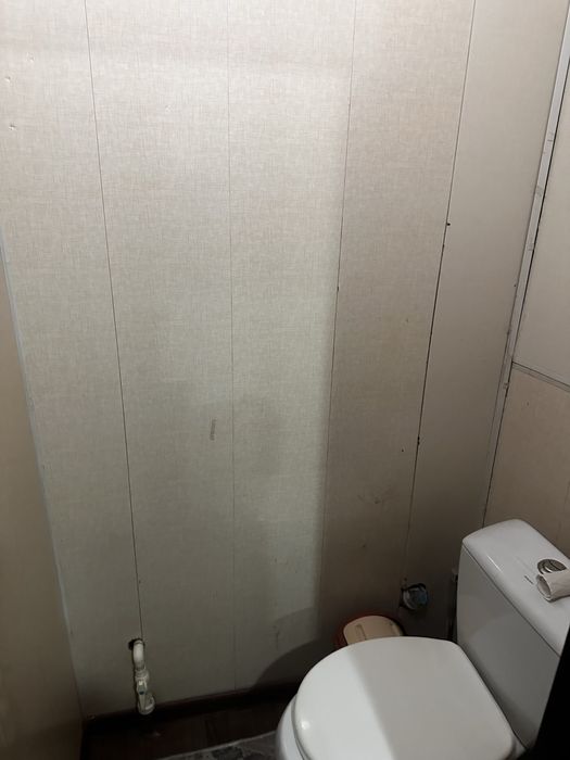 Срочна 2 хонали уй арендага берилади агарот тапчанлари бор