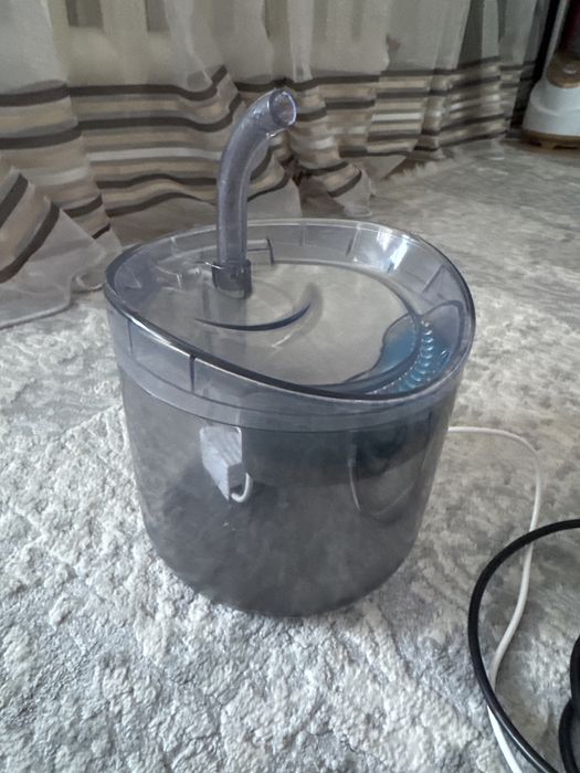 Продам фонтан для кошек