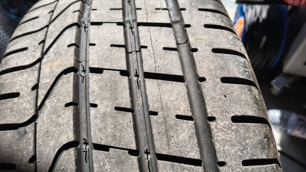 Anvelope vara 275 45 20 Continental și 275 40 20 Pirelli