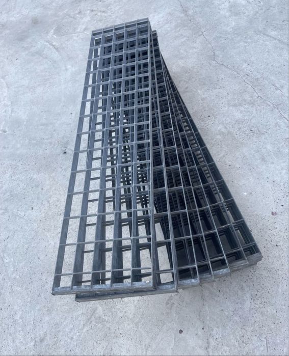 Trepte zincate galvanizate