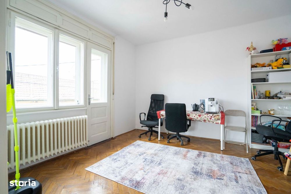 Apartament 3 camere ultracentral cu garaj si beci — fotografia 3