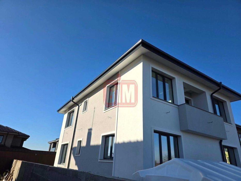 Продава се Къща в Пловдив, Център - 210 кв.м за 729 €/кв.м - Снимка #2