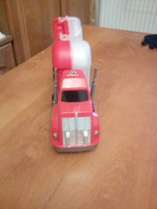 Jucarie demontabilă camion