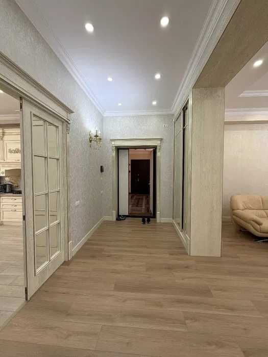 Аренда 4 комнатной квартира в ЖК Новомосковская от Golden House.