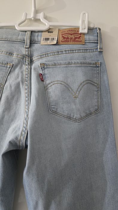 Levi's новые оригиналы стрейч