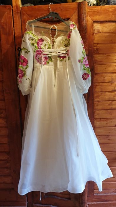 Rochie de mireasa purtata o singura data