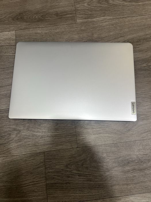Lenovo ideapad 1