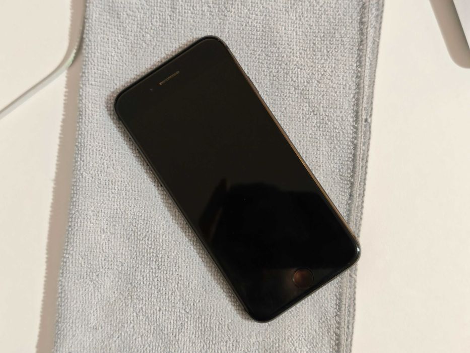 Iphone 8 64 GB Grey Baterie 81% capacitate