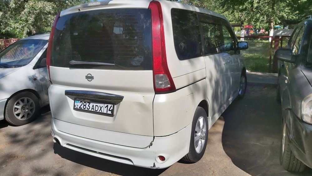 Продам Nissan Serena 2006