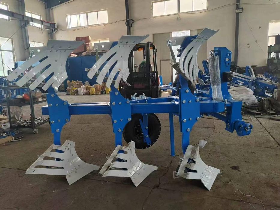 Плуг 3-х и 4-х корпусный (двухсторонний, усиленный) под заказ из Китая