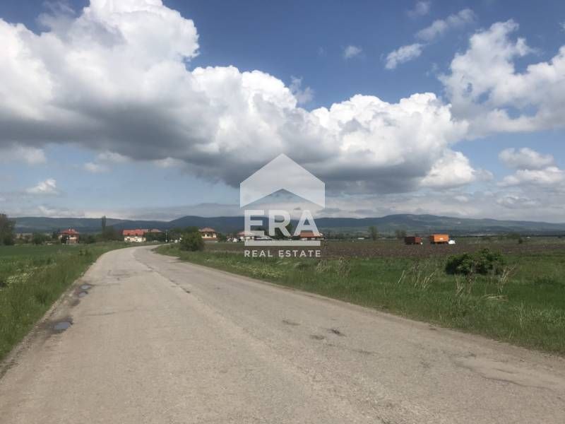 Продава се Парцел в с. Петърч, Област София-област - 2188 кв.м за 19 €/кв.м - Снимка #1