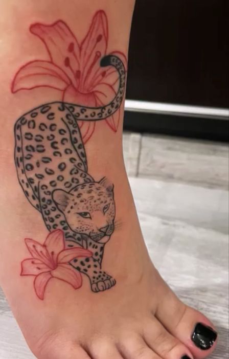 Tatuez – scrisuri & linii fine