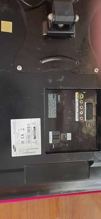 Продам телевизор Самунг марка UE-40EH5000W