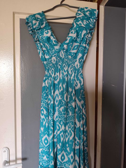 Лятна ефирна дамска рокля зелено и бяло