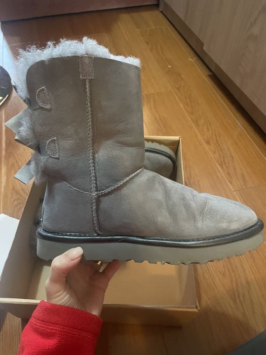 Vand UGG gri marimea 38