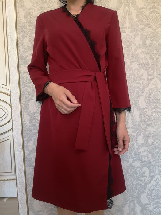 Продам платья и костью с брюкой.