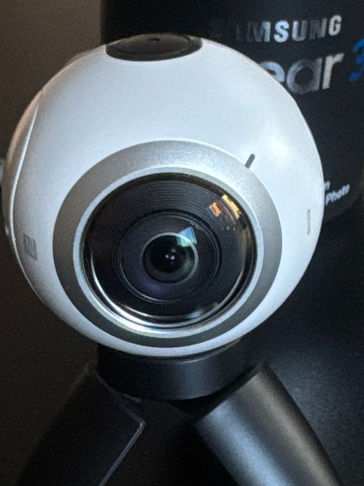 Samsung Gear 360 – Camera 360° + Trepied + 2 Baterii | Set Complet