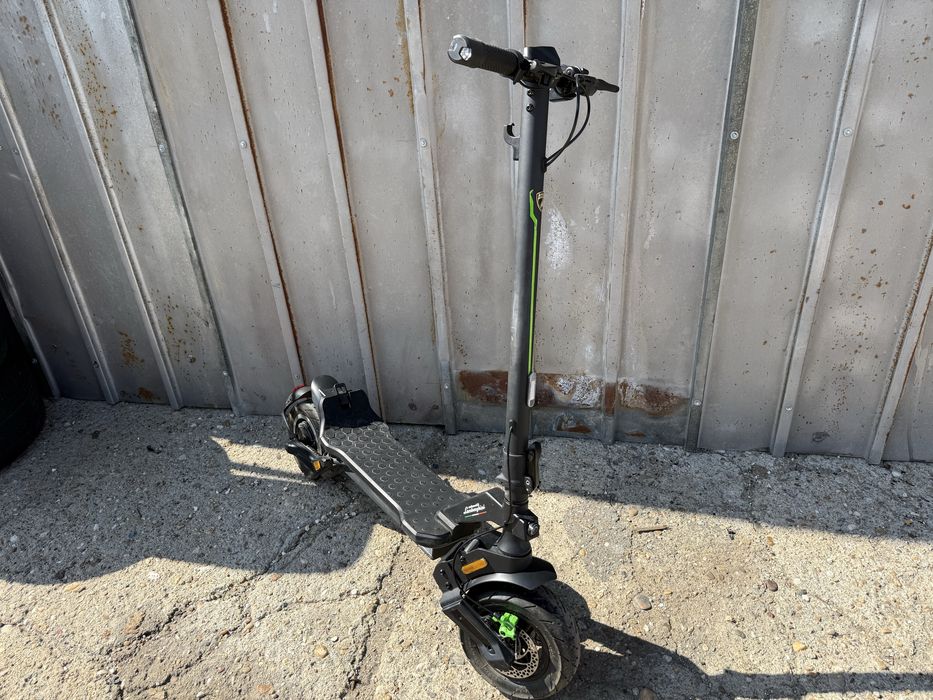 Електрическа тротинетка Lamborghini ALext Green – 500W | Почти нова