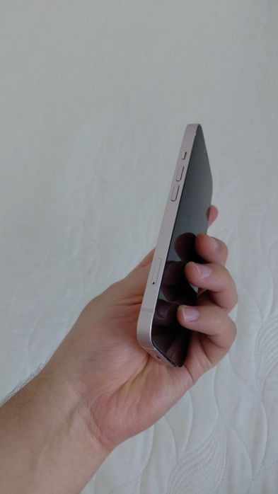 IPhone 13 в хорошем состоянии