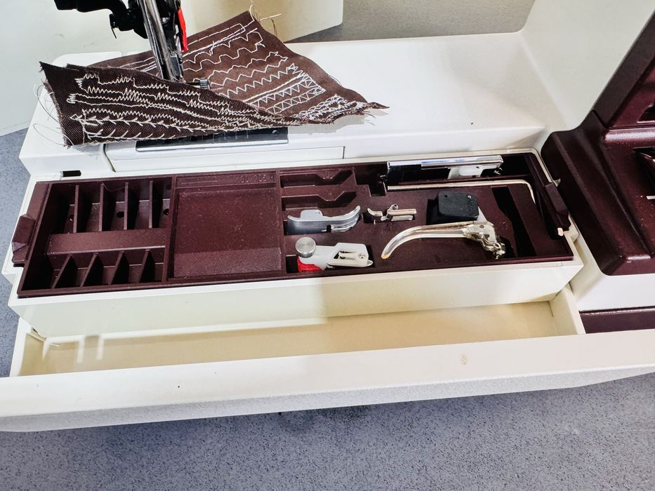 Masina de cusut Pfaff tipmatic 1171 semi industrial cu IDT