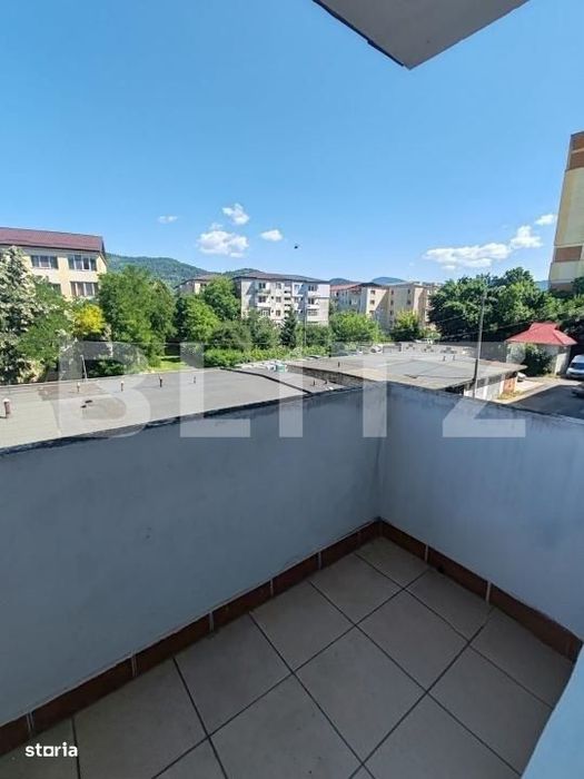 Apartament 4 camere decomandat, 100 mp, etaj 1, mobilat / utilat, zona